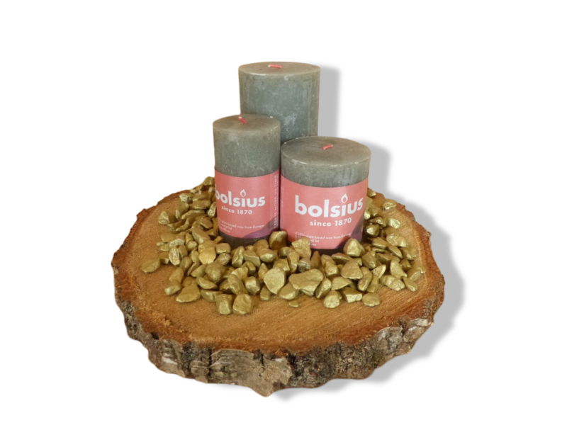 https://cdn.warentuin.nl/media/catalog/product/T/H/THEM4146516130178_01_warentuin_mix_kaarsen_set_bolsius_3_stuk_gri_e12b.jpg