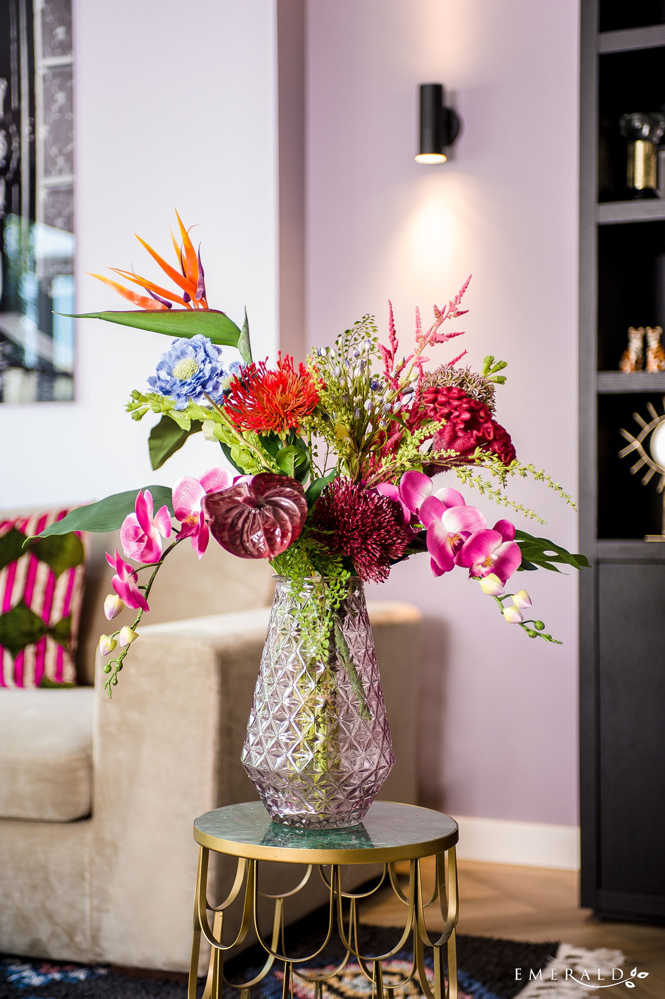 https://cdn.warentuin.nl/media/catalog/product/Z/i/Zijdebloem_boeket_met_Orchidee_kunstplant_excl._vaas_Driesprong_Collection_a656.jpeg