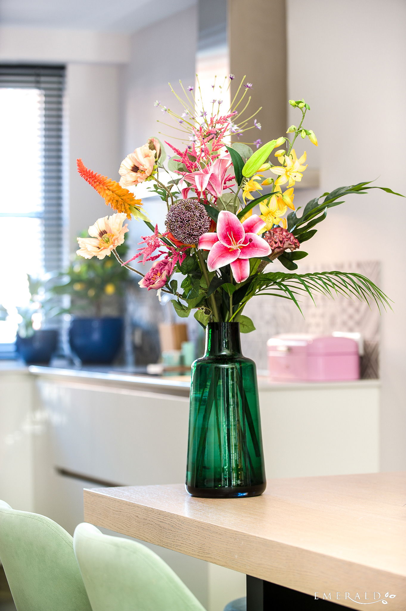 https://cdn.warentuin.nl/media/catalog/product/Z/i/Zijdebloem_boeket_mix_oranje_rood_kunstplant_excl._vaas_Driesprong_Collection_3d8d.jpeg