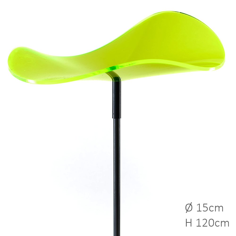 https://cdn.warentuin.nl/media/catalog/product/Z/o/Zonnevanger_Lucy_Groen_Geel_medium_120x15_cm_Cazador_Del_Sol_486d.png