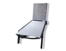 https://cdn.warentuin.nl/media/catalog/product/cache/ab41db1c3854634be55105e319fead35/a/d/adkins_sunlounger_black_driesprong_collection.jpg