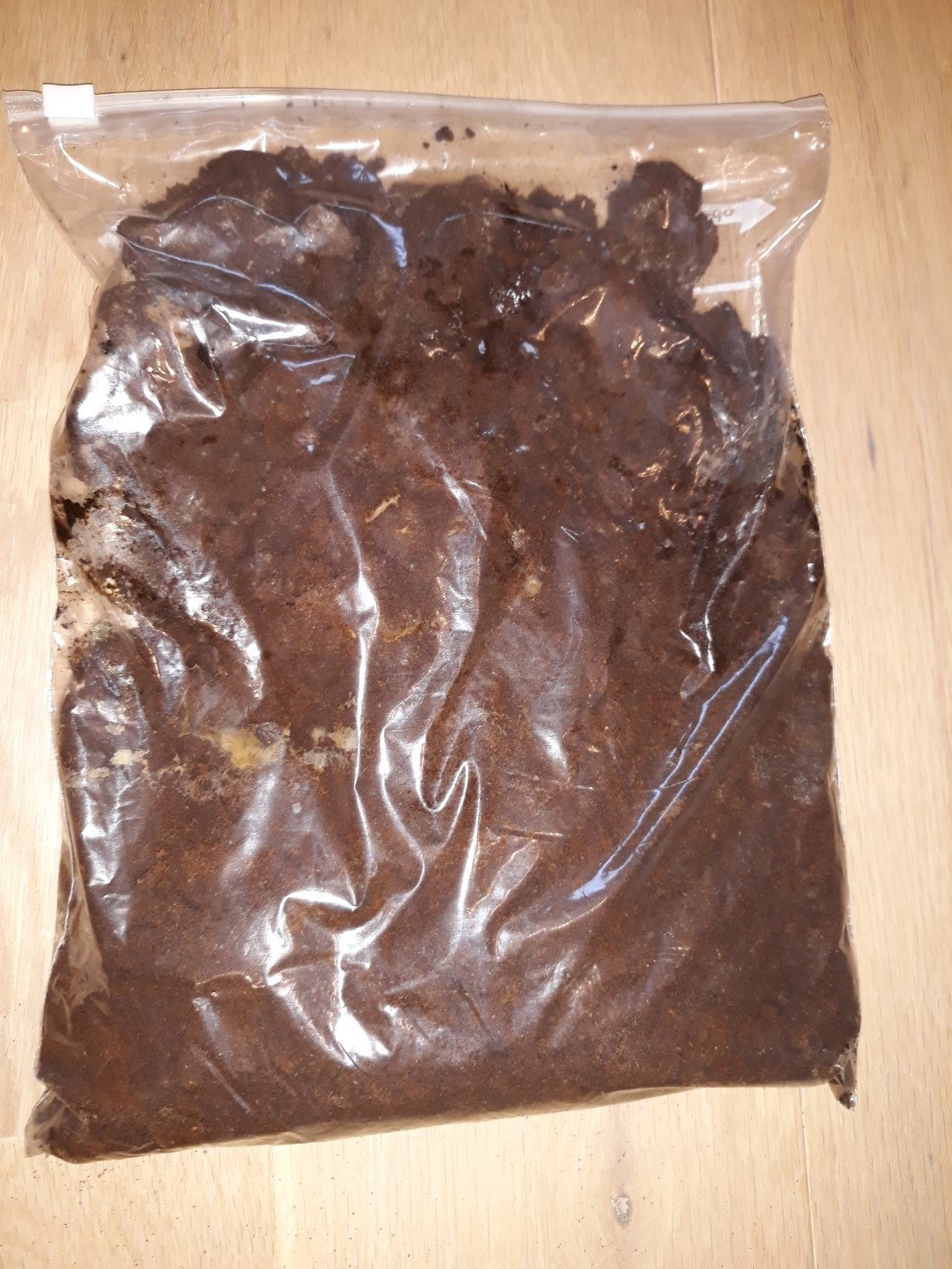 https://cdn.warentuin.nl/media/catalog/product/g/e/gebruikte_koffie_dik_warentuin_mix_1__8115.jpg