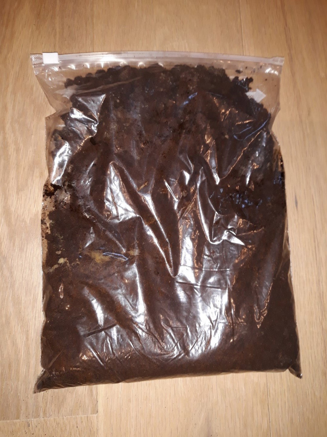 https://cdn.warentuin.nl/media/catalog/product/g/e/gebruikte_koffie_dik_warentuin_mix_3__9464.jpg
