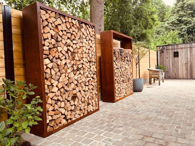 https://cdn.warentuin.nl/media/catalog/product/h/o/houtopslag_egura_roestkleurig_150x38_5x150_cm_geroba_24bd.jpg