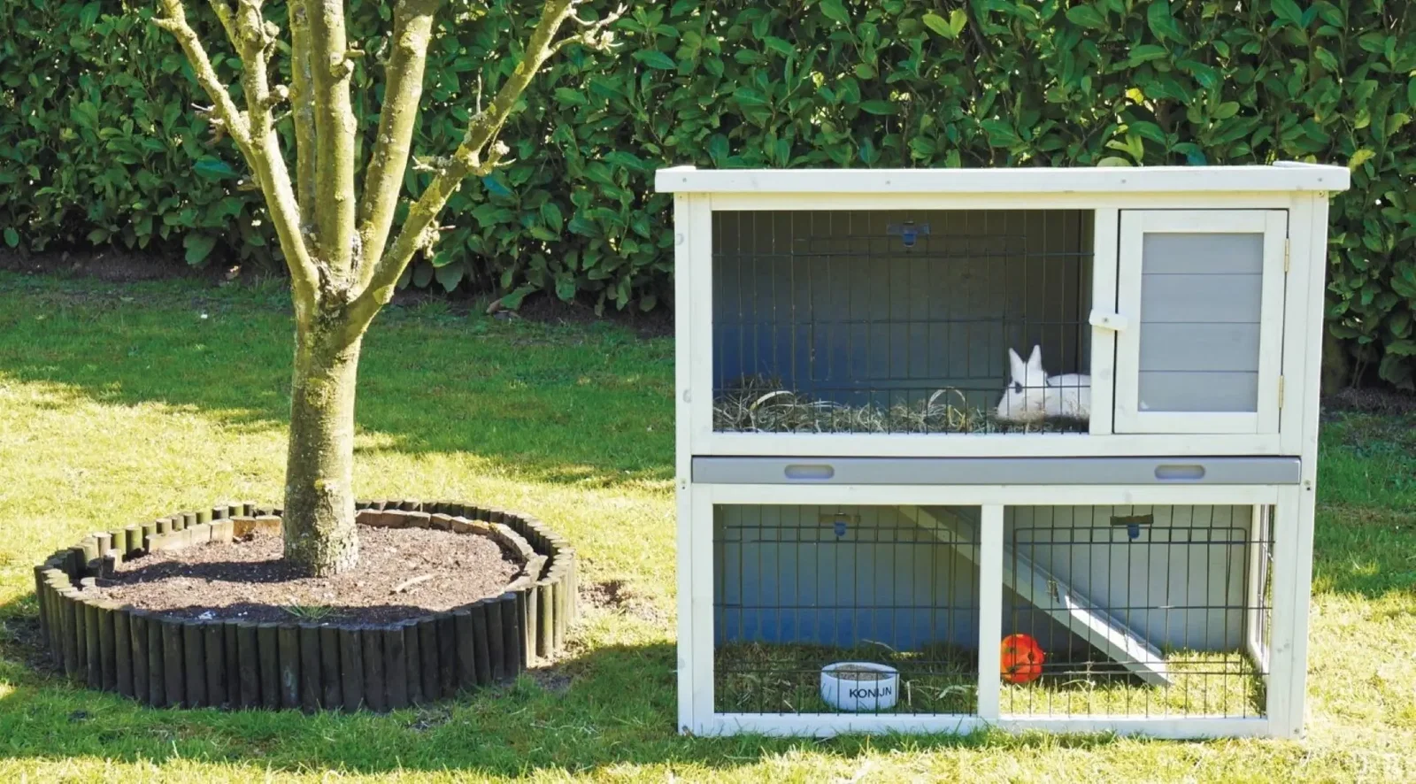 Konijnenhok bouwpakket met plastic lade en ren grijs/wit 91 cm buitenverblijf Gebr. de Boon