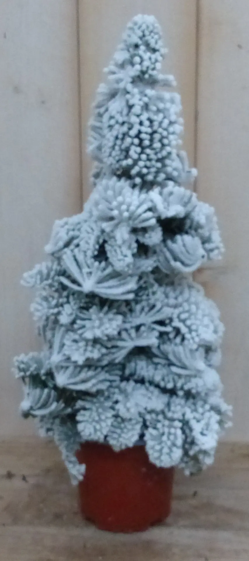 Kunstkerstboom met sneeuw