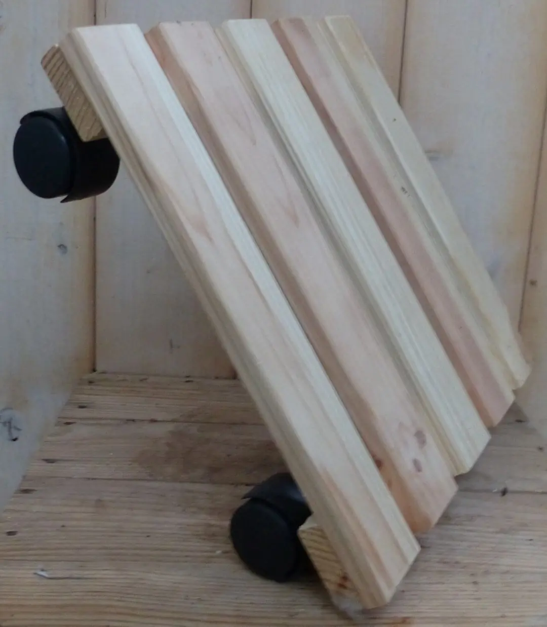 Houten trolly vierkant plastic wieltjes