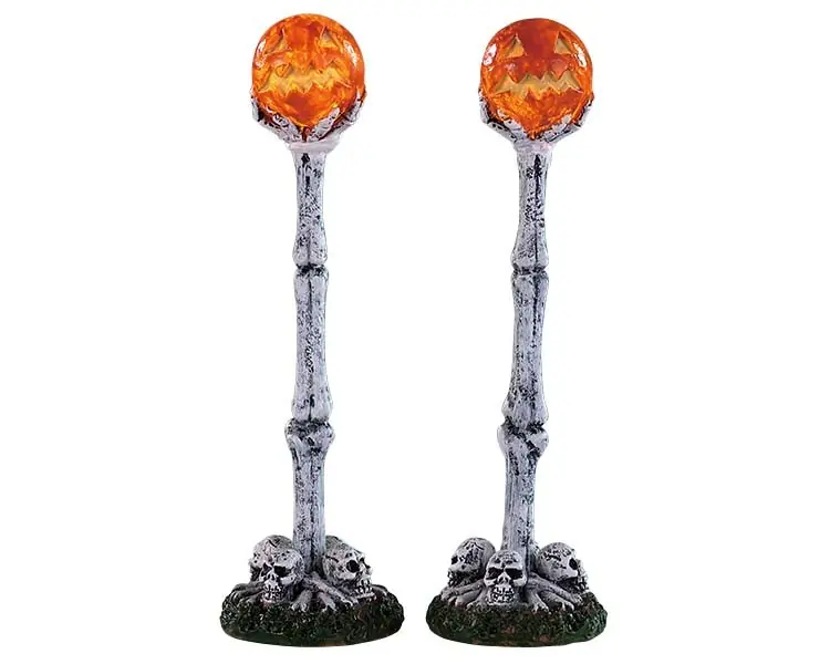 Lighted lantern bone post set of 2 b/o (4.5 Spooky Town Kerstfiguur LEMAX